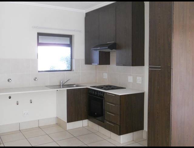 1 BEDROOM APARTMENT FOR SALE IN BRYANSTON